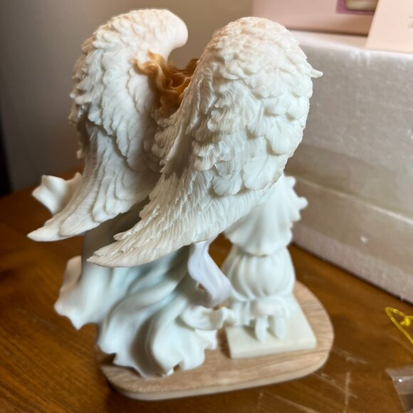 Seraphim Classics " Communion Girl Figure" #81804 - Picture 2 of 5